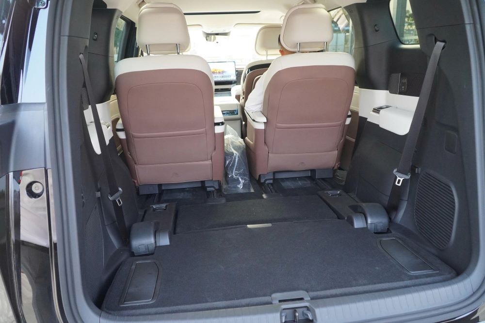 tan-binh-byd-m9-khuay-dao-thi-truong-mpv