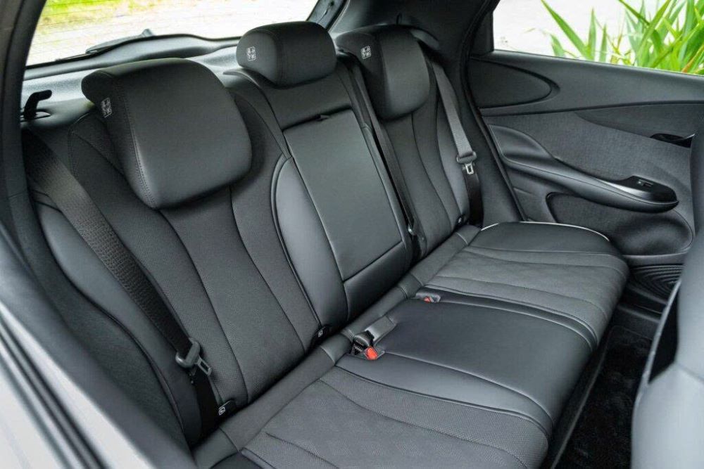 so-sanh-byd-dolphin-2026-va-toyota-raize