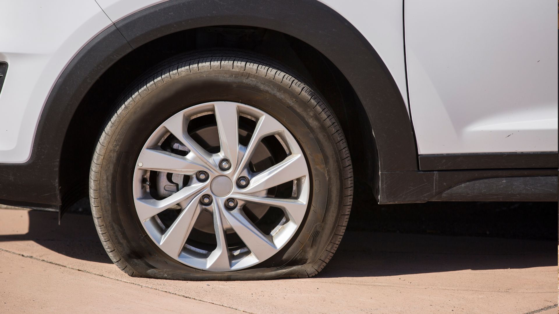 dau-hieu-canh-bao-tu-lop-xe-byd-bac-giang