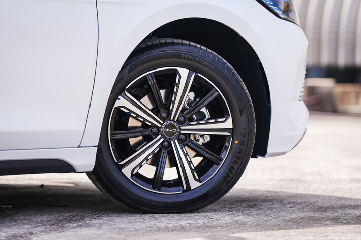 byd-seal-5-sedan-hybrid-phong-cach-cong-nghe-hien-dai-cho-nguoi-tre