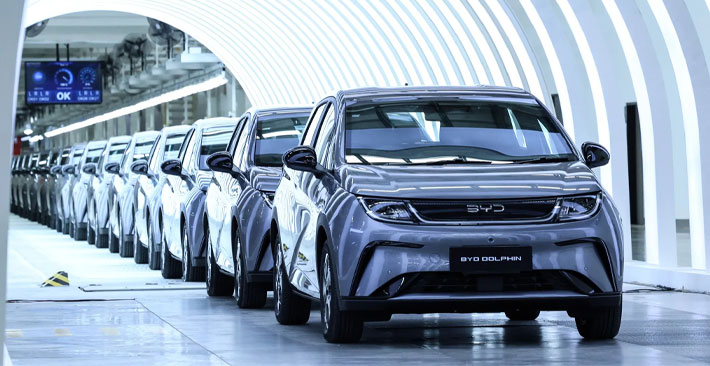 BYD Dolphin 2026: Pin 435km, giá từ 500 Triệu, nhập Thái Lan