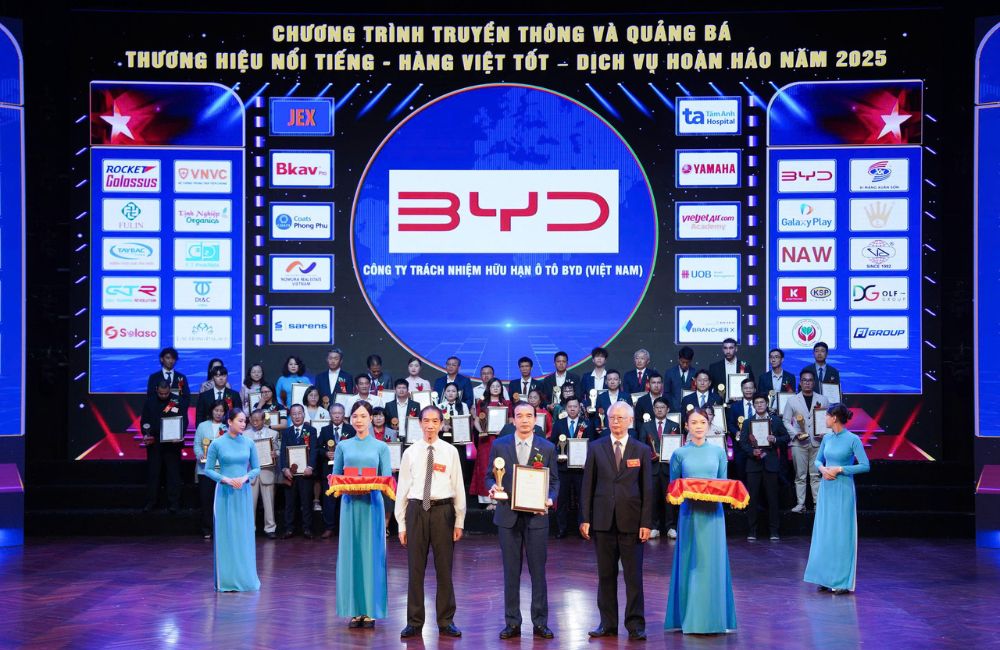 byd-viet-nam-vinh-du-don-nhan-2-giai-thuong-danh-gia-tai-hang-viet-tot-dich-vu-hoan-hao