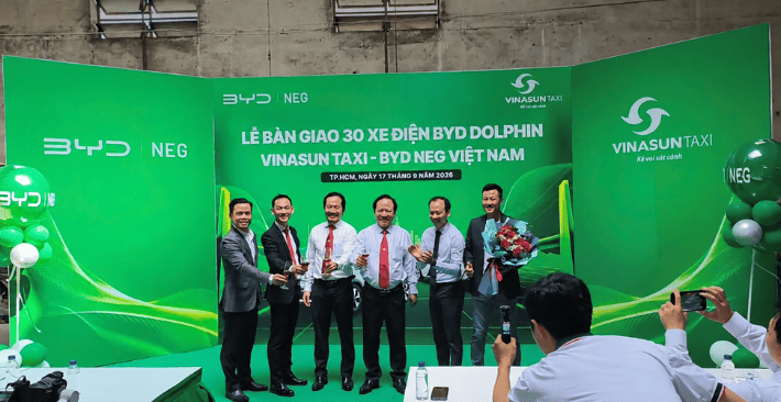 BYD NEG Việt Nam bàn giao 30 xe điện BYD Dolphin đến Vinasun Taxi