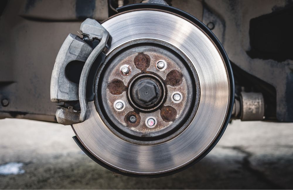 xe-bi-rung-khi-chay-cham-nguyen-nhan-do-dau